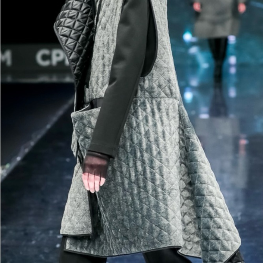Chic Black and Gray Hooded Vest - Picture 6 of 6